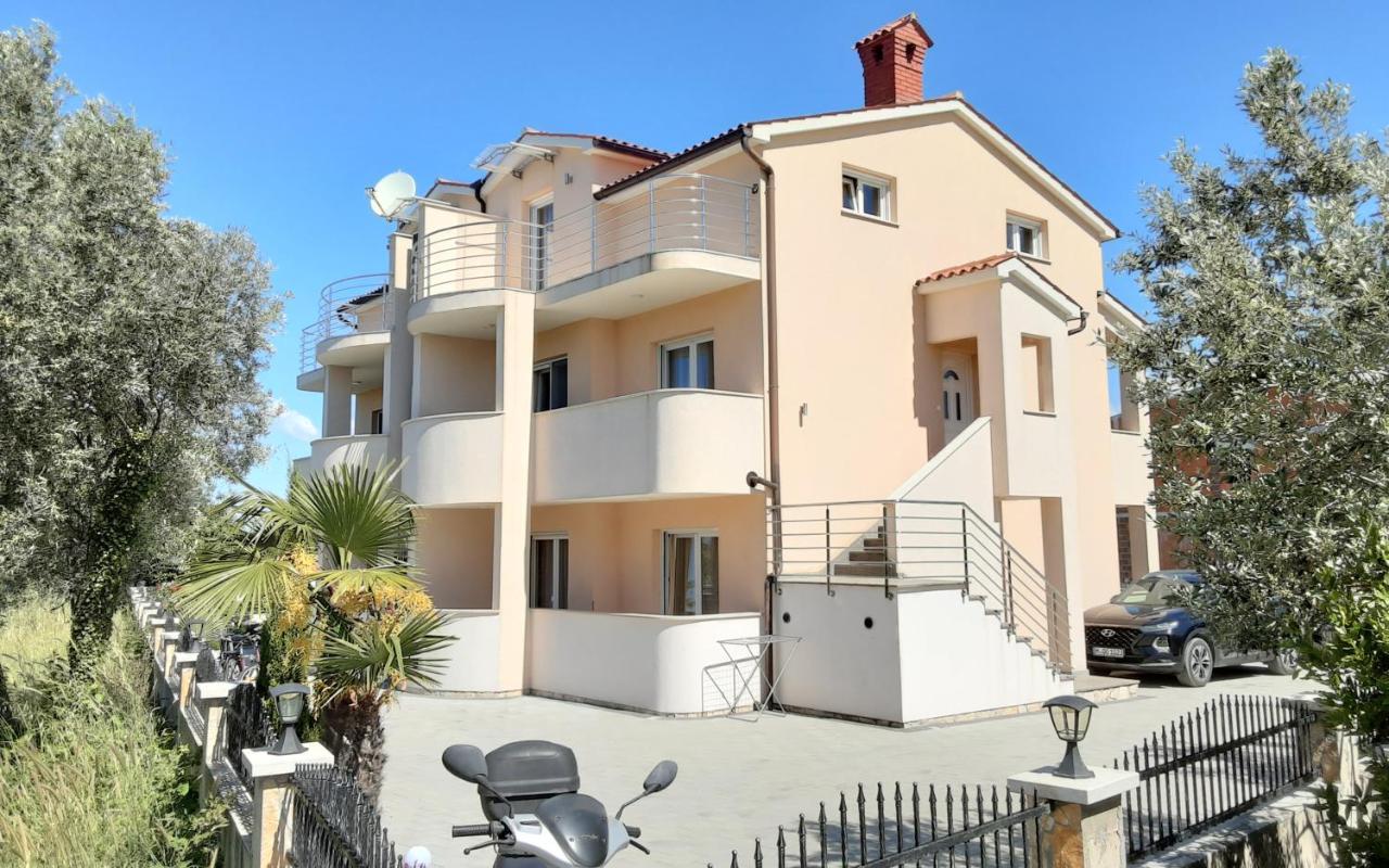 Appartments D&D Peroj Exteriér fotografie