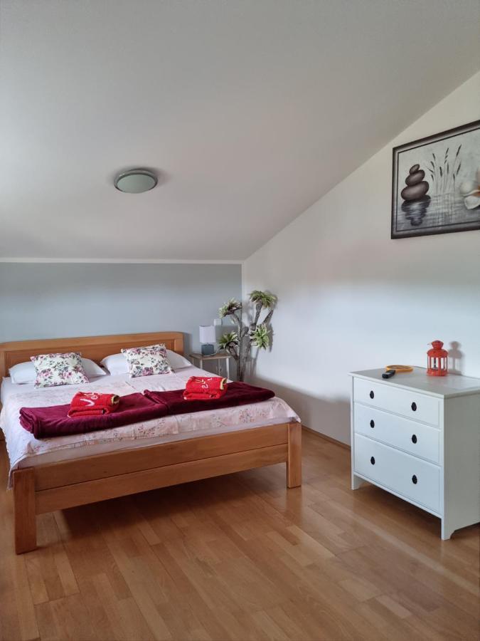Appartments D&D Peroj Exteriér fotografie