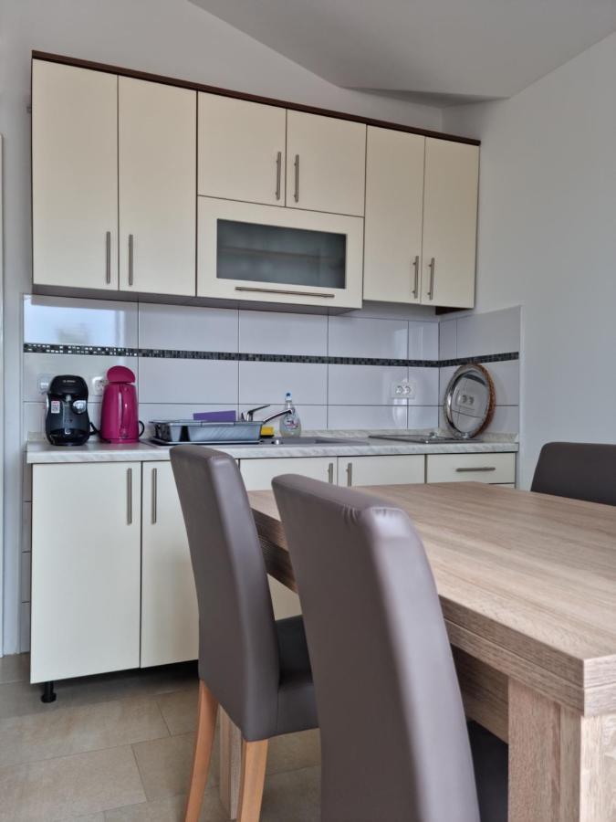 Appartments D&D Peroj Exteriér fotografie