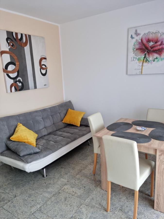Appartments D&D Peroj Exteriér fotografie